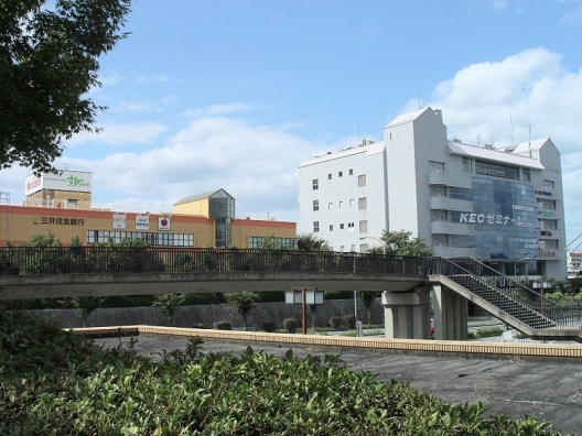 奈良市　奈良高の原　サンタウンすずらん館