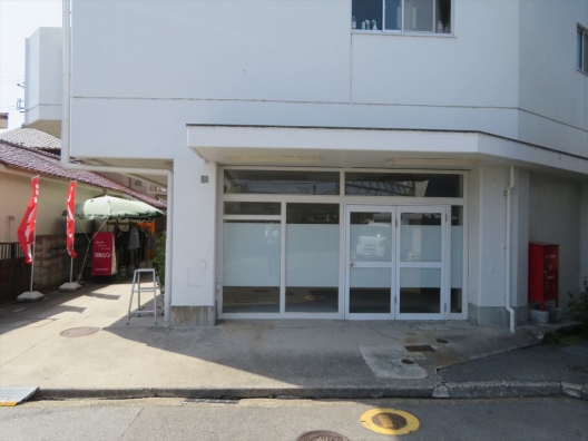 志染　駅前の好立地　事務所仕様　１Ｆ　貸店舗・事務所
