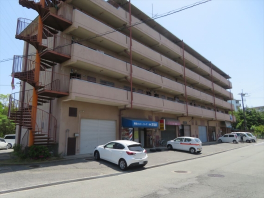加古川土山　平岡団地隣接　元コインランドリー　１Ｆ　貸店舗