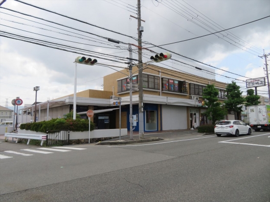 宝塚安倉　県道142号沿い　飲食店可　１Ｆ　貸店舗