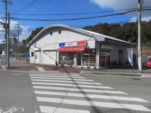 日生中央　県道68号　元クリーニング店　１Ｆ　貸店舗