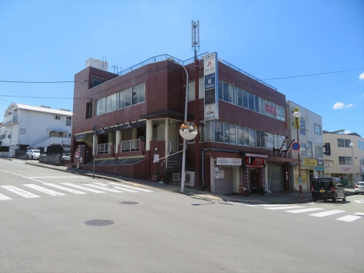 川西畦野　駅前の通り沿い　元珈琲専門店　１Ｆ　貸店舗
