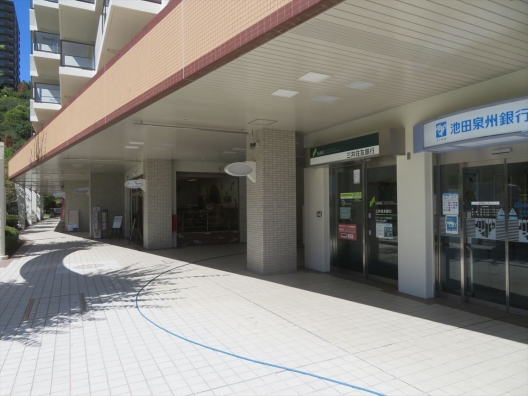 宝塚山手　ラ・ビスタ宝塚　元クリーニング店　貸店舗・事務所