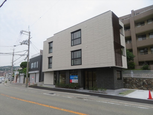 川西能勢口　ＪＲ川西池田駅前　新築　１Ｆ　貸店舗