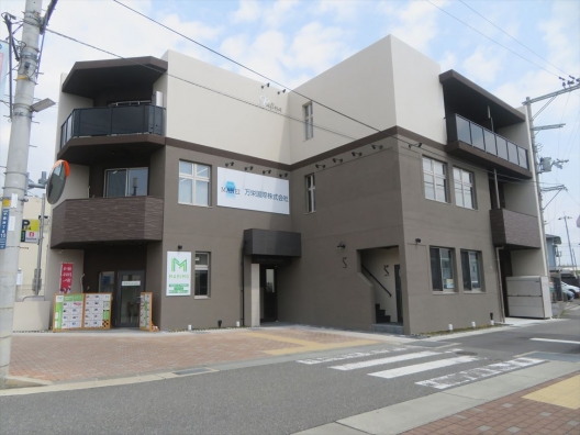 宝塚中山寺　駅前角地　新築　スケルトン　１Ｆ　貸店舗