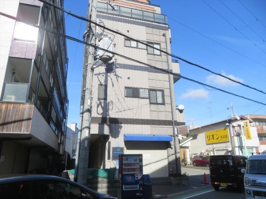 川西鼓滝　駅前の立地　元営業所　１Ｆ　貸店舗・事務所