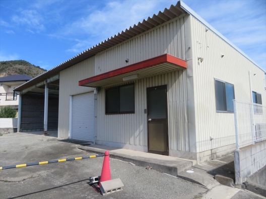 高砂宝殿　倉庫2棟　57坪　貸倉庫・資材置場