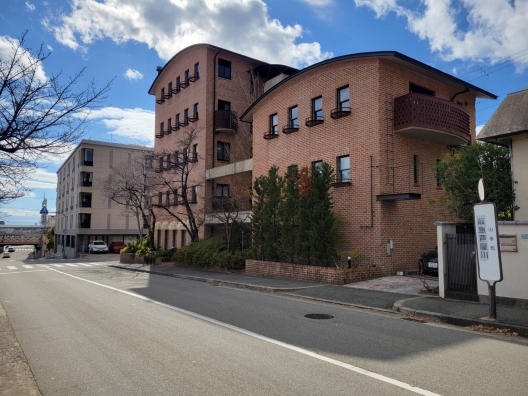 芦屋川　駅前　総レンガ張り　１Ｆ　ブティック　居抜き店舗