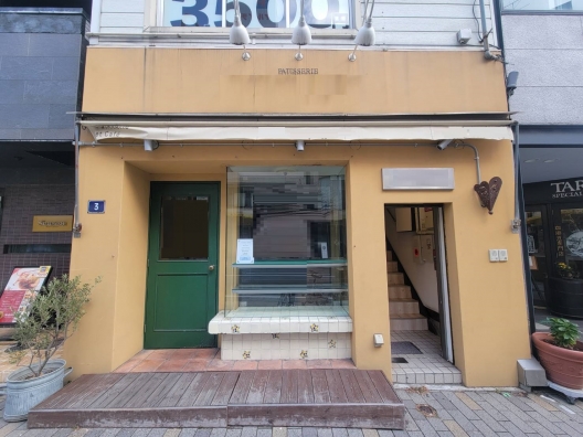三宮　トアロード　スケルトン（元洋菓子店）　１Ｆ　貸店舗