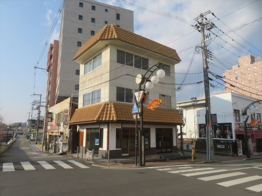 三田駅南　中町商店街　鉄骨４階建　１棟貸し　貸店舗