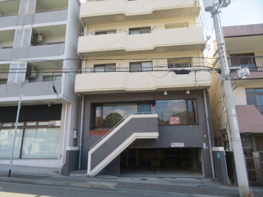須磨白川台　元営業所　１Ｆ（中２Ｆ）　貸店舗・事務所