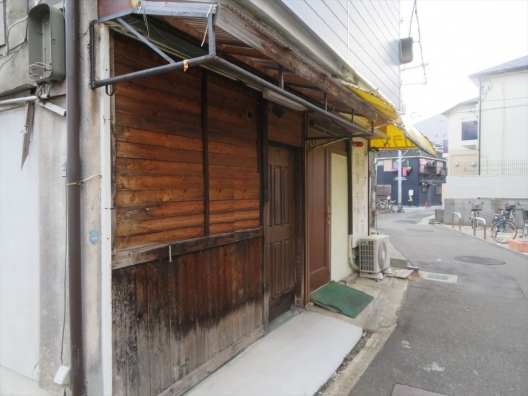 月見山　住宅街の路地裏店舗　１Ｆ　呑み処　居抜き店舗