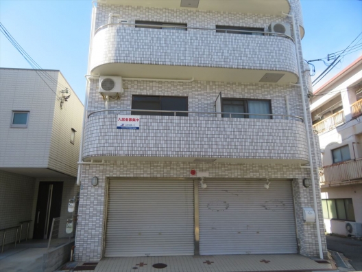 垂水星陵台　屋内車庫付　事務所仕様　１Ｆ　貸店舗・事務所