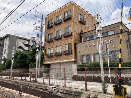 摂津本山　スケルトン（元ランジェリー専門店）　１Ｆ　貸店舗