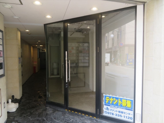 三宮　飲み屋、飲食店街の立地　元おにぎり屋　１Ｆ　貸店舗