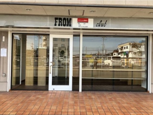 高砂宝殿　駅真正面　１Ｆ　衣料品店　居抜き店舗