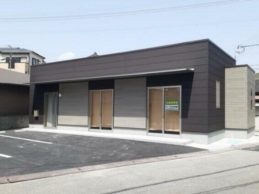 三田駅北　駅近　新築テナント　スケルトン　１Ｆ　貸店舗