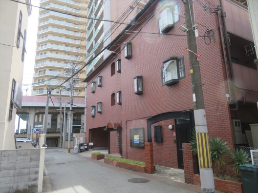 宝塚南口　駅近　事務所仕様＋１ＤＫ納戸付　店舗付住宅