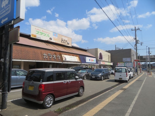 西飾磨　県道516号　元エステサロン　１Ｆ　貸店舗
