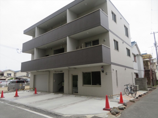 西明石　駐車場２台付　新築マンション　１Ｆ　貸店舗