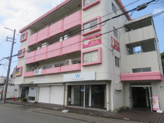 鈴蘭台　駐車場付　元ホワイトニングサロン　１Ｆ　貸店舗