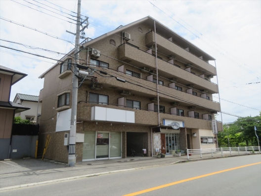 伊川谷　県道16号　駐車場付　事務所仕様　貸店舗・事務所