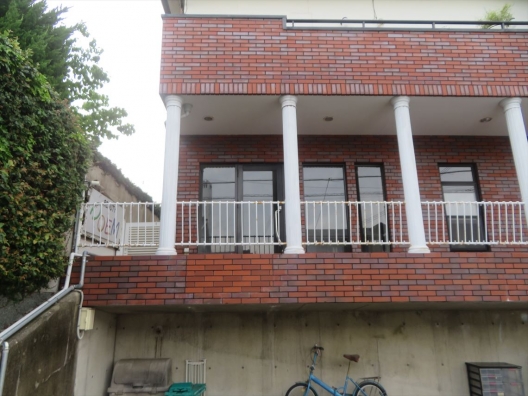 須磨名谷　住宅街の立地　駐車場１台付　事務所仕様