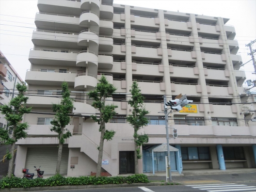 垂水舞子坂　舞子多聞線　フレスポ舞子坂店の前　元整形外科