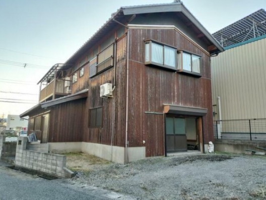 玉津　28坪　貸倉庫