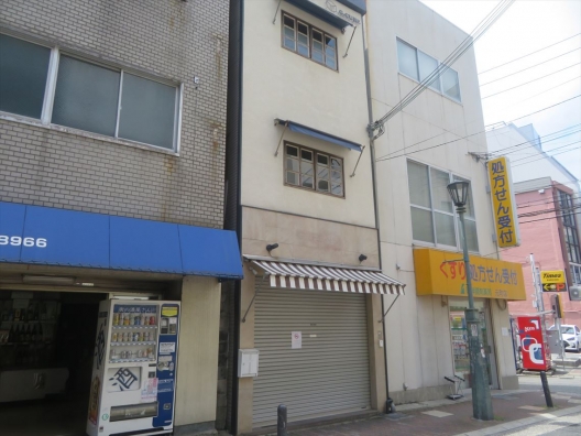 元町　駅近　元珈琲ショップ　鉄骨３階建１棟貸し　貸店舗
