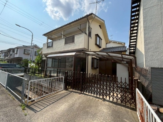 武庫之荘　駐車場付　木造２階一戸建　４ＳＬＤＫ　居抜き店舗