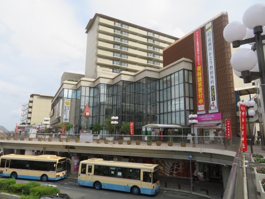 逆瀬川　駅直結の商業施設　アピアⅠ　ロータリー沿い　１Ｆ