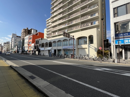 阪急伊丹　駅近　共用部に打合せラウンジ有り　１Ｆ　貸店舗