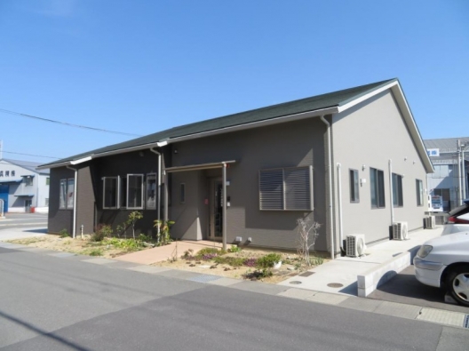 東姫路　駐車場４台付　機械警備有り　事務所仕様の内装