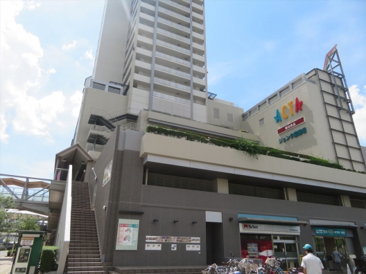 西宮北口　アクタ西宮西館　西北よりデッキで直結