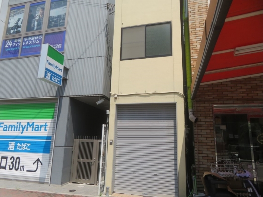 湊川公園　駅出口すぐ　山手幹線沿い　鉄骨２階　１棟貸し