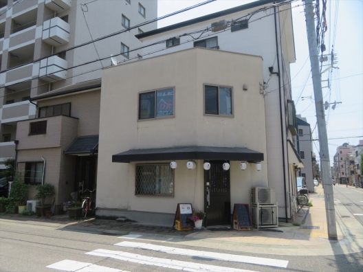板宿　駅近　北西角地　木造２階一戸建の狭小物件