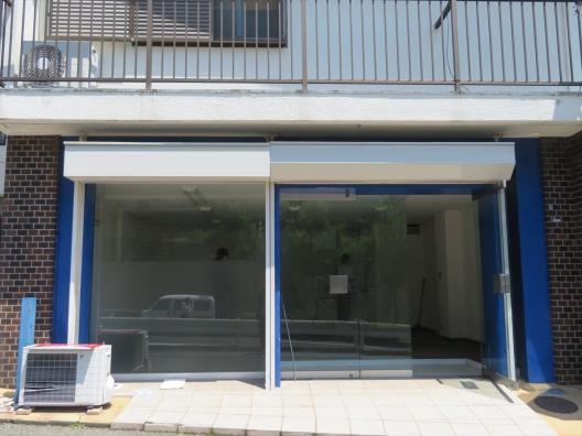 垂水舞子坂　舞子多聞線沿い　車寄せ可能　事務所仕様の内装