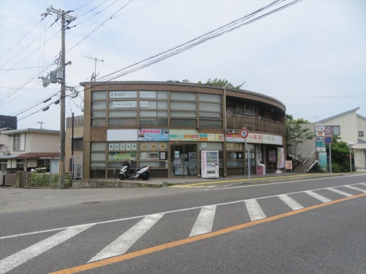 明石駅北　明石市民病院前　アール型のお洒落な建物