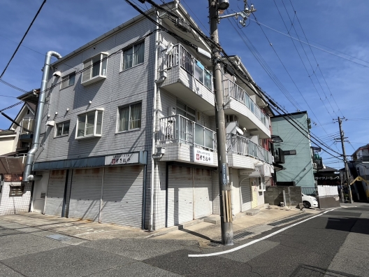 垂水星陵台　駐車スペース、ダクト、排水ピット有り