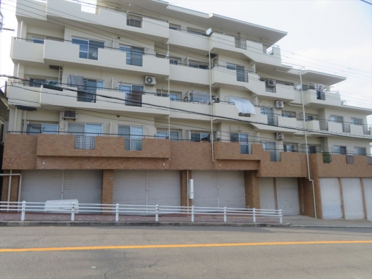 長田高取台　山麓線　間口良好　車庫付　倉庫利用可