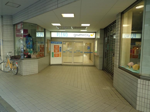 高速長田　プレノ長田　出入口前　専門店街　１Ｆ　貸店舗