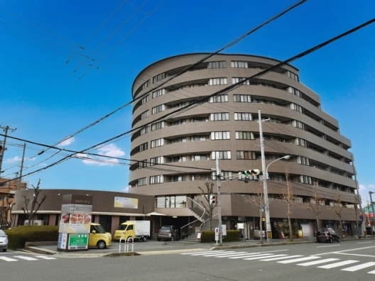 伊川谷　県道沿い　アーチ型のマンション　学習塾　居抜き店舗