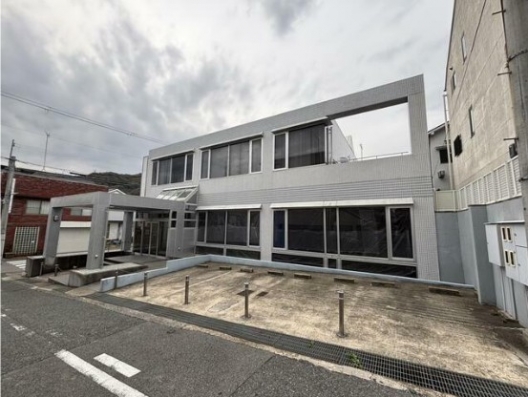 高速長田　駐車場5台付　元クリニック　１Ｆ・２Ｆ　貸店舗