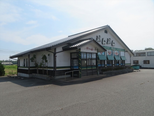 稲美町　駐車場25台以上　レストラン　居抜き店舗