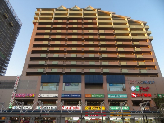 垂水駅北　レバンテ垂水１番館　化粧品店　居抜き店舗