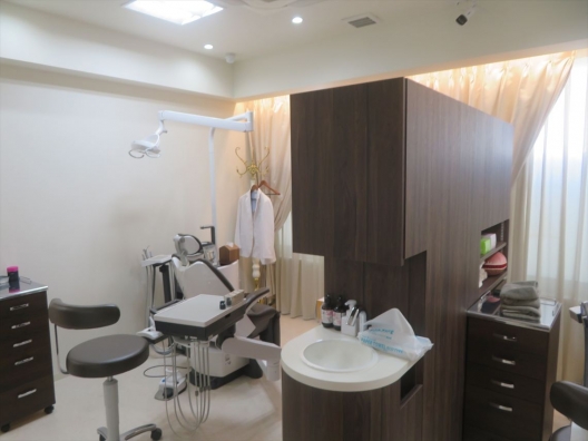 三宮　駅前の一等地　設備備品売却案件　矯正歯科　居抜き店舗