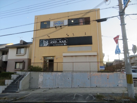 岡場　エコール・リラの前　元調剤薬局　１Ｆ　貸店舗・事務所