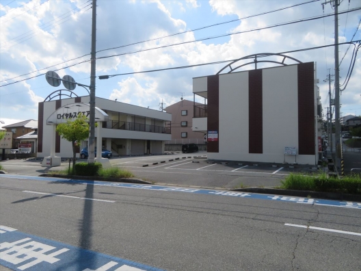 三田横山　生活幹線道路沿い　２Ｆ　カフェ　居抜き店舗