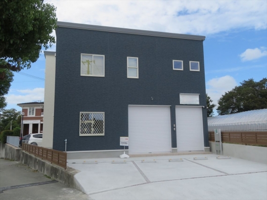 伊川谷　生活幹線道路　元介護用品店　１Ｆ　貸店舗・事務所